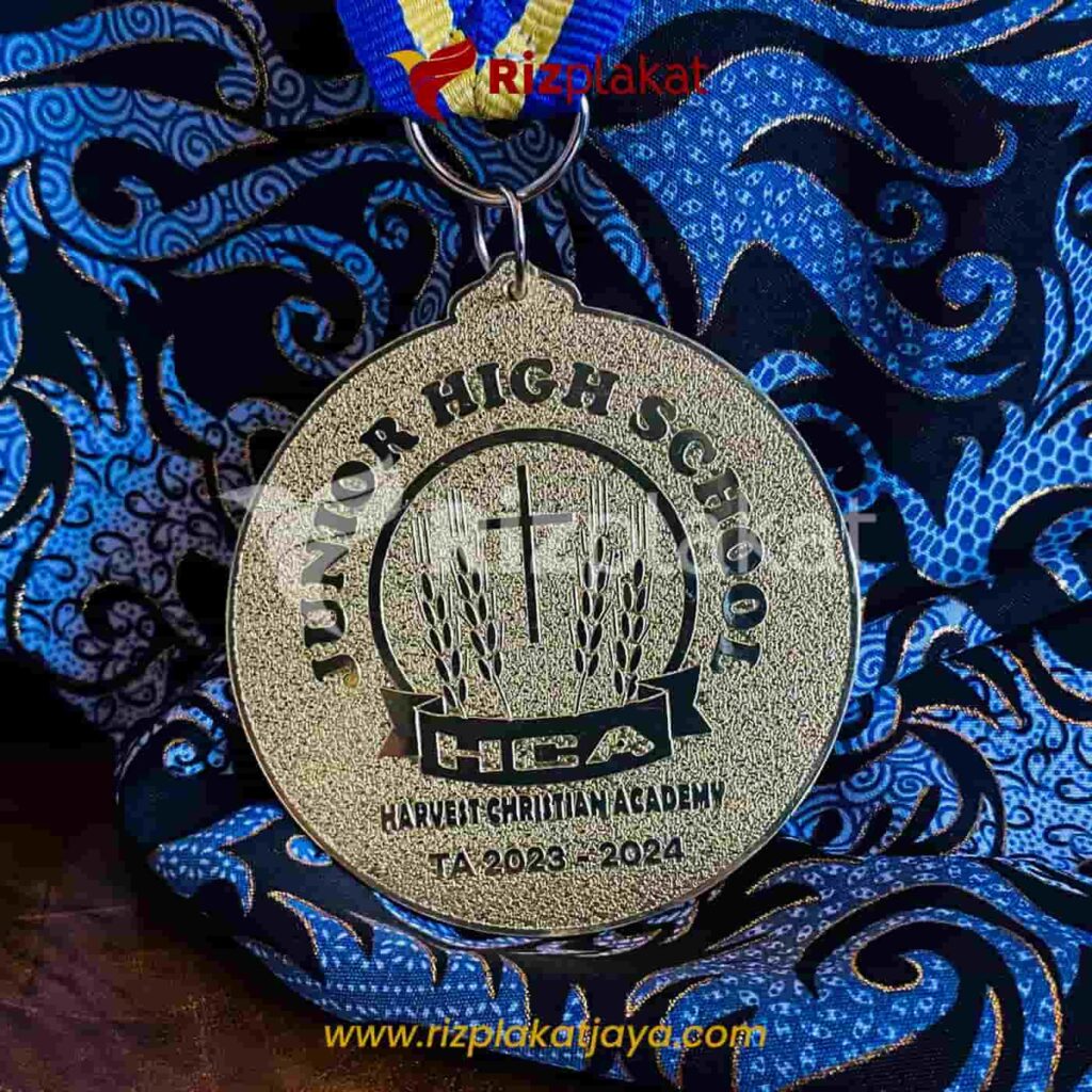 Rekomendasi Pabrik Medali untuk Wisuda Custom Kualitas Premium